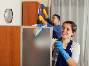 Dusting Tips to Minimize Dust Accumulation During Winter